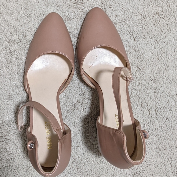 Nude Ninewest Pumps - Picture 2 of 4